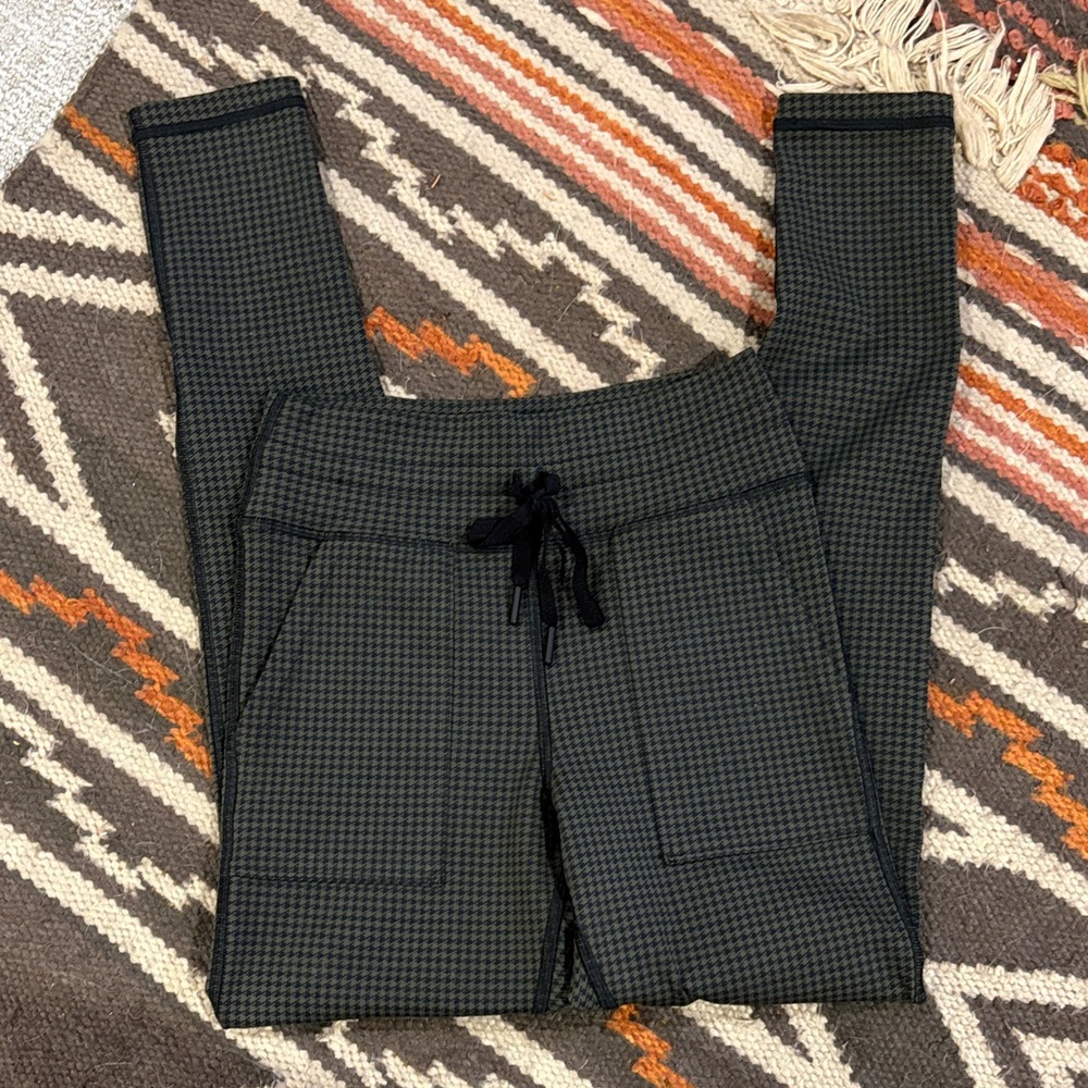 American Eagle Outfitters Black and Gray Leggings
